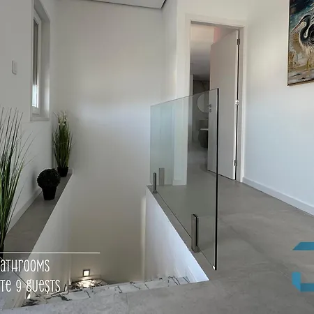 Arada - 4 In 1 Private Property, Free Parking And Hot Tub Hébergement de vacances