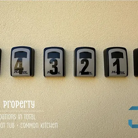 Hébergement de vacances Arada - 4 In 1 Private Property, Free Parking And Hot Tub