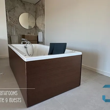 Hébergement de vacances Arada - 4 In 1 Private Property, Free Parking And Hot Tub *