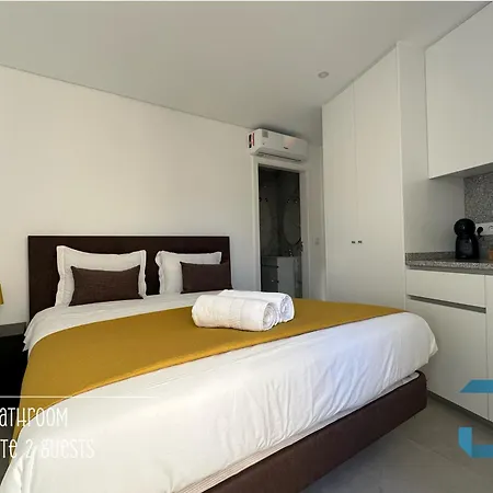 Arada - 4 In 1 Private Property, Free Parking And Hot Tub *